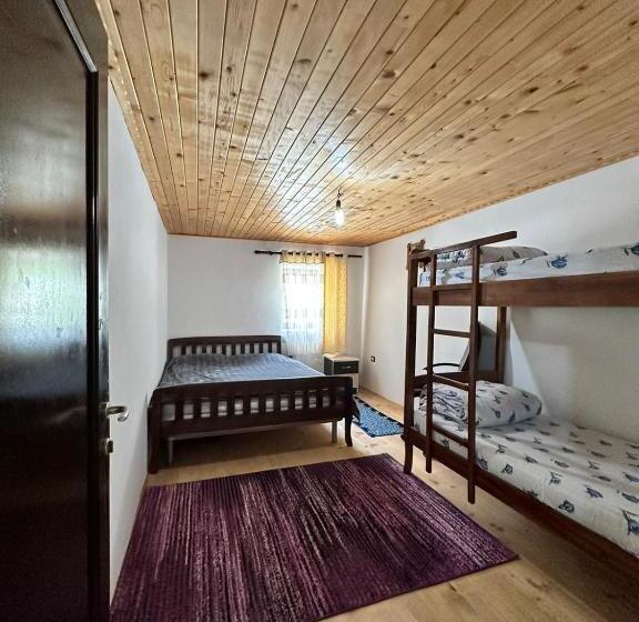 بنسيون Guest House Kukaj Bed & Breakfast
