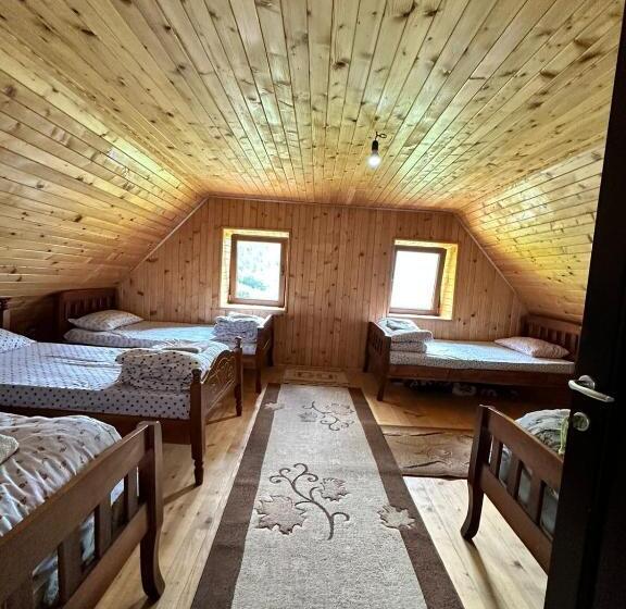 بنسيون Guest House Kukaj Bed & Breakfast