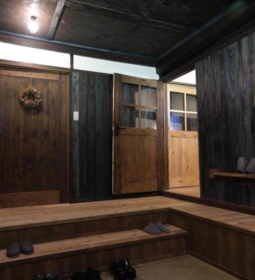 פנסיון Hostel+cafe たね