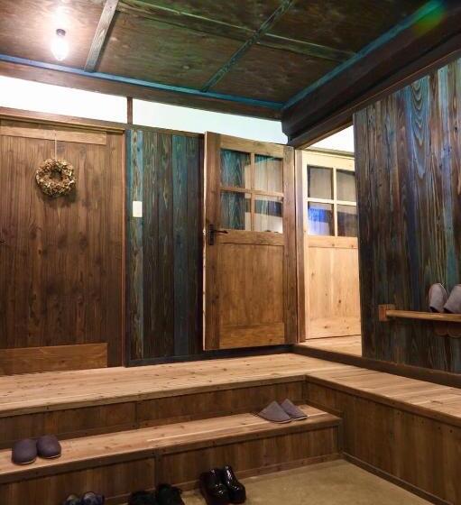 פנסיון Hostel+cafe たね
