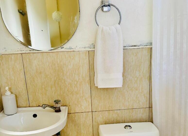 פנסיון Paragua House