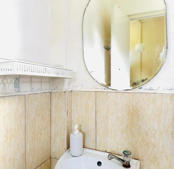 פנסיון Paragua House