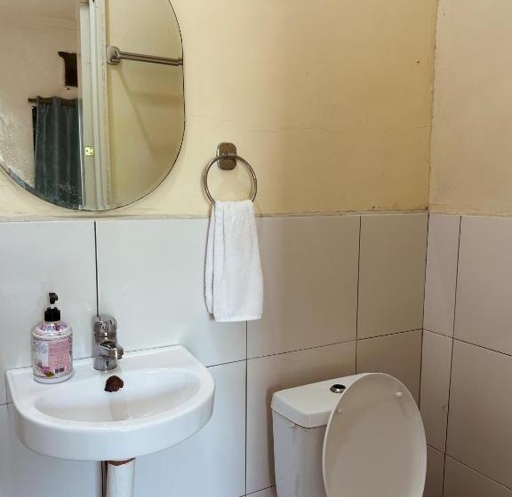 פנסיון Paragua House