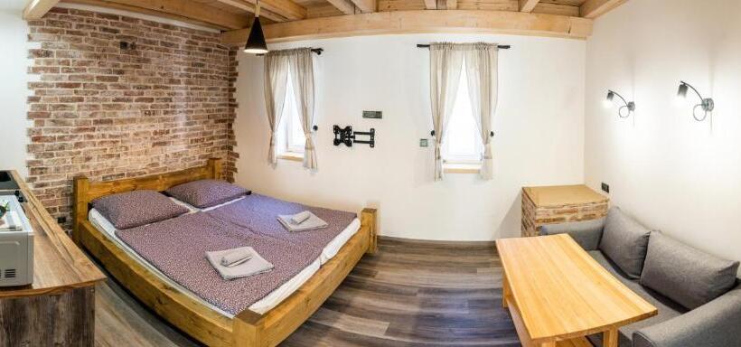 Panzió Penzion U Orloje