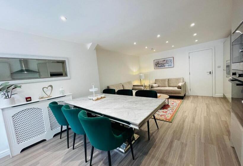 Пансион Riverside En Suite Double Room E14