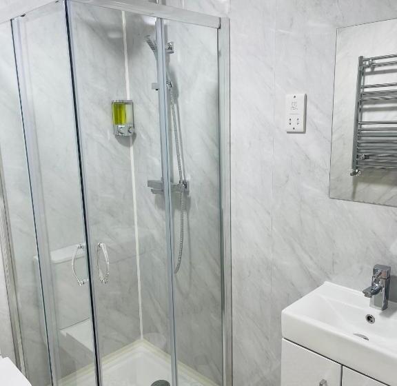Пансион Riverside En Suite Double Room E14