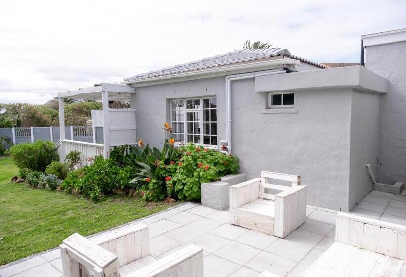 بنسيون Seaside Cottage Kommetjie