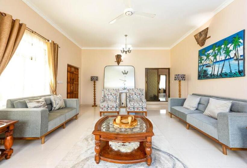 פנסיון Shivo Guest House