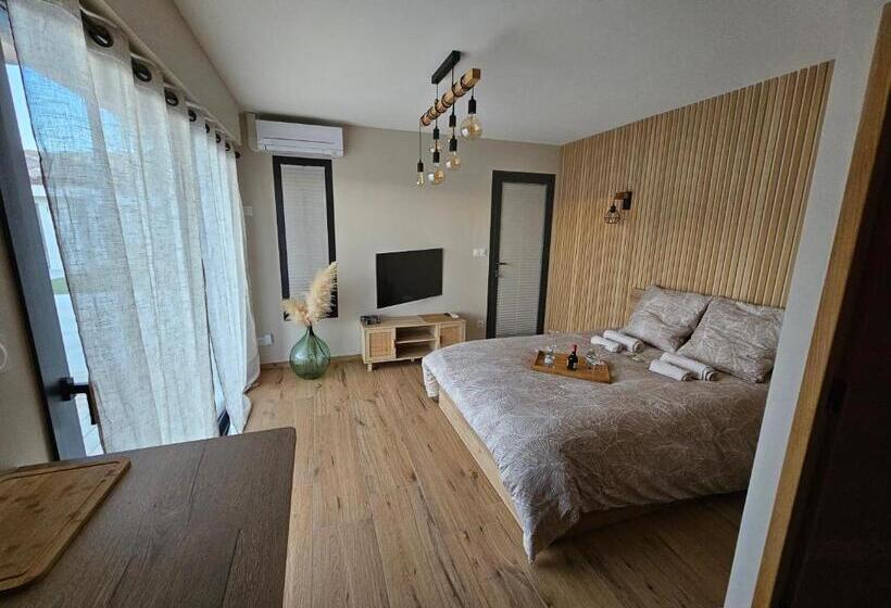 ペンション The Pool House