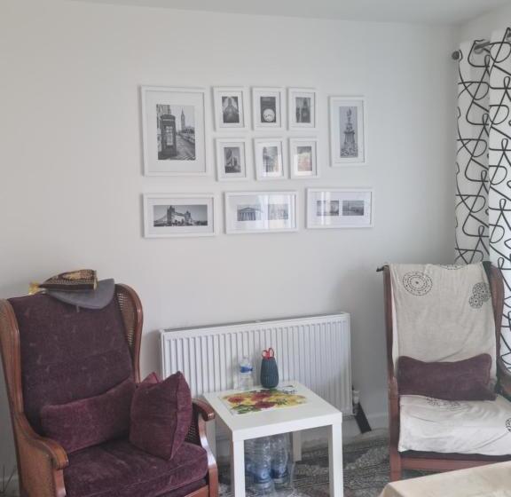 ペンション Trundle Bed With Office Desk, Small Room