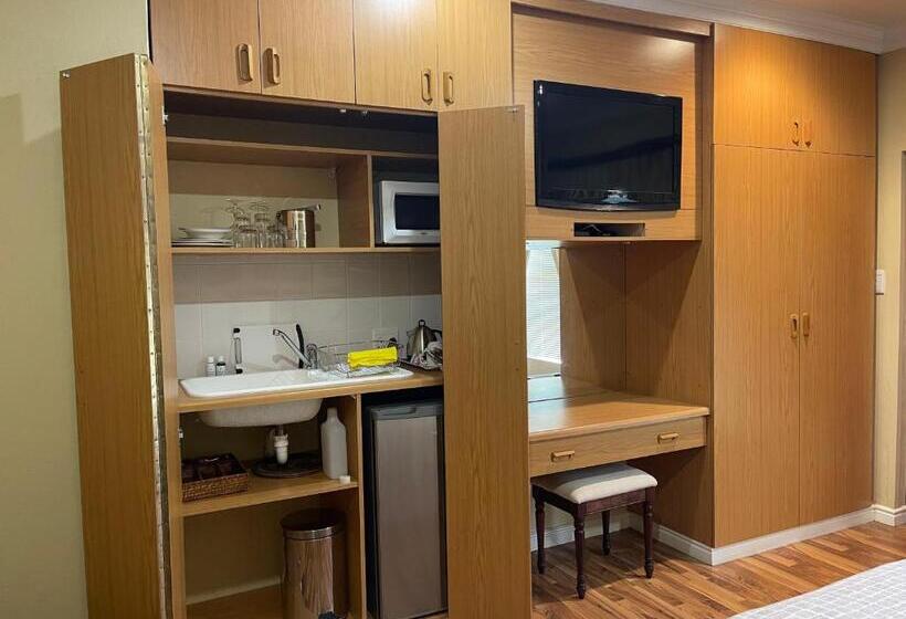 ペンション Upper Room Guesthouse