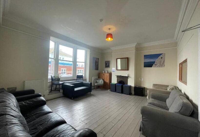 Portland Outdoor Centre Hostel