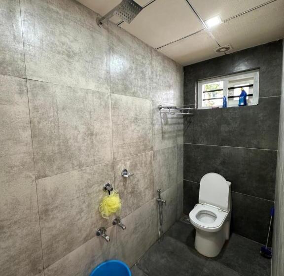 Santa Maria Hostel Munroe Island