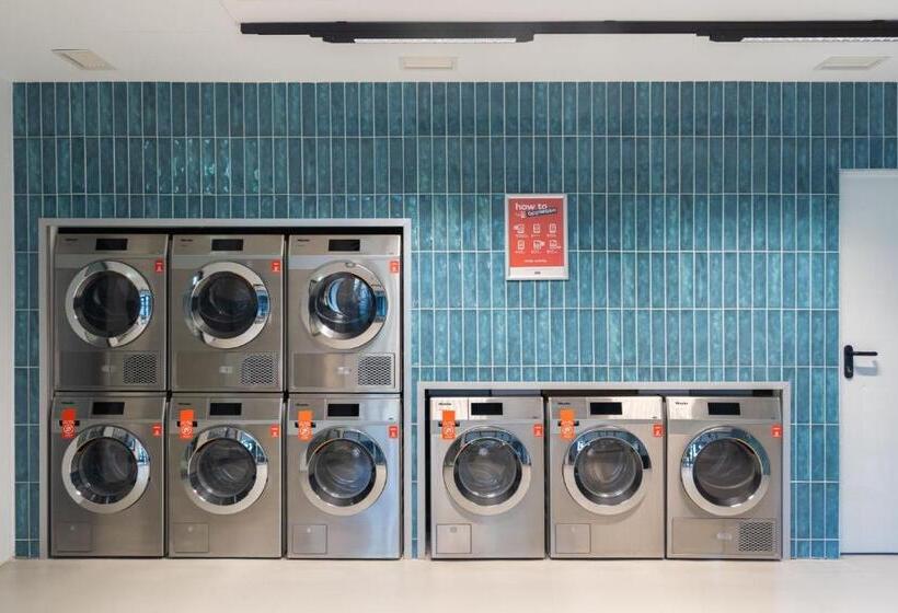 Student Experience Madrid Pozuelo   Luxury Hostel