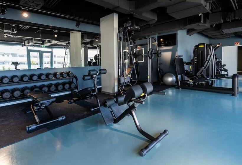 Student Experience Madrid Pozuelo   Luxury Hostel