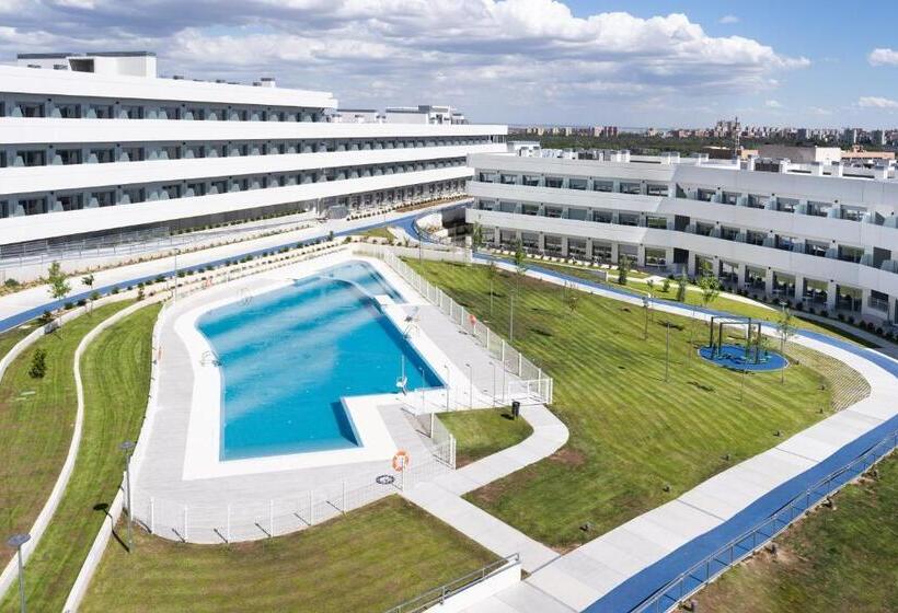 Student Experience Madrid Pozuelo   Luxury Hostel