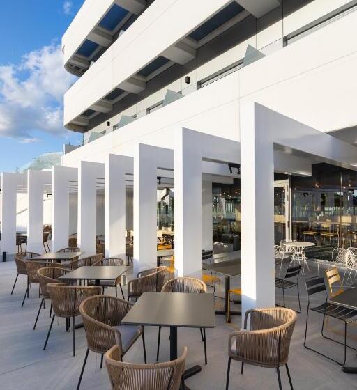 Student Experience Madrid Pozuelo   Luxury Hostel