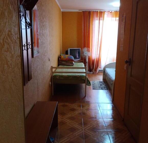 호스텔 готель стефанія