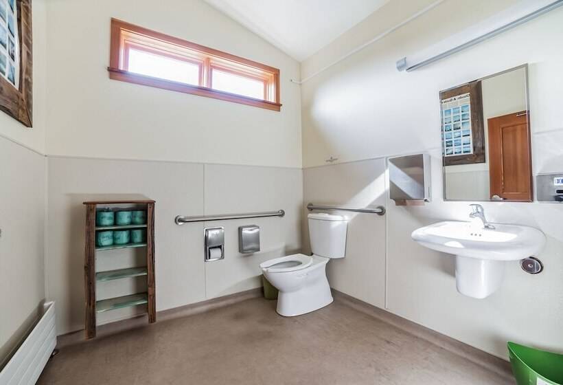 Общежитие Limantour Lodge