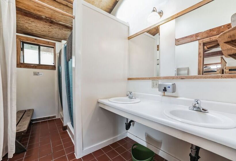 Общежитие Limantour Lodge