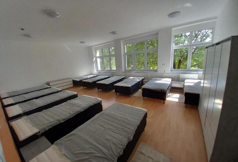 فندق صغير Márianosztrai Zarándokszálláshely