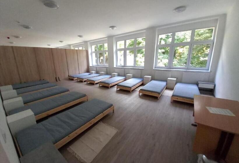 فندق صغير Márianosztrai Zarándokszálláshely