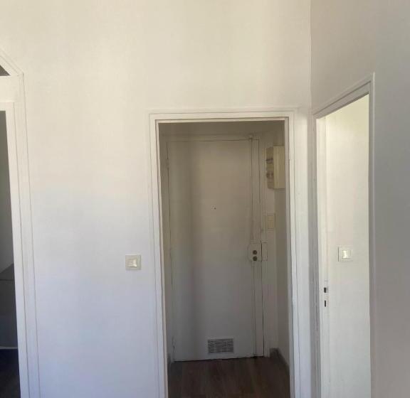 تختخواب و صبحانه Appartement Central De Caractère