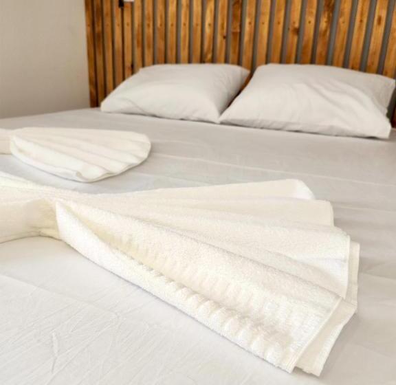 مبيت وإفطار Casa & Chalés Do Quebec