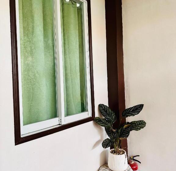 تختخواب و صبحانه Close To The Airport, City Center, Accessible   Amancio S New Extension