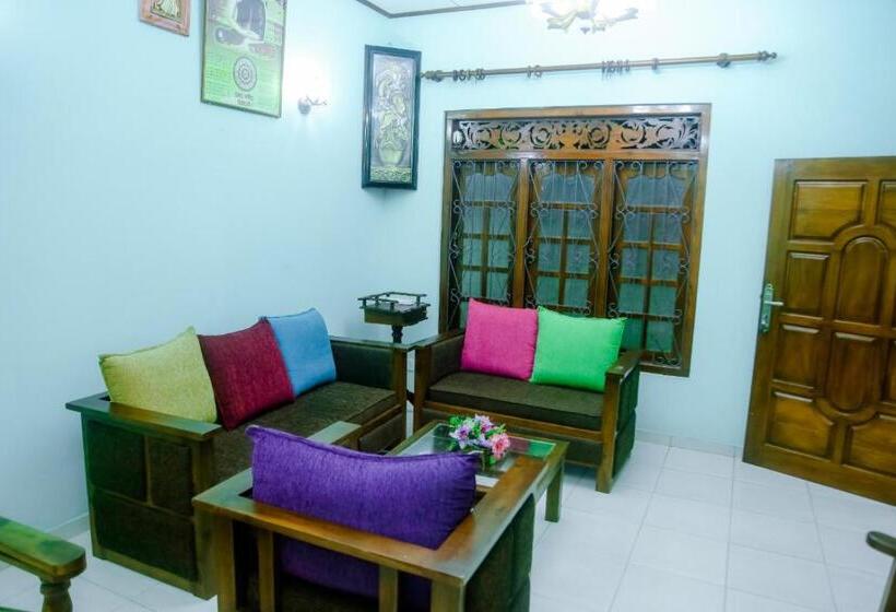 مبيت وإفطار Kadolana Villa