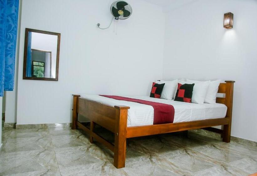 مبيت وإفطار Kadolana Villa