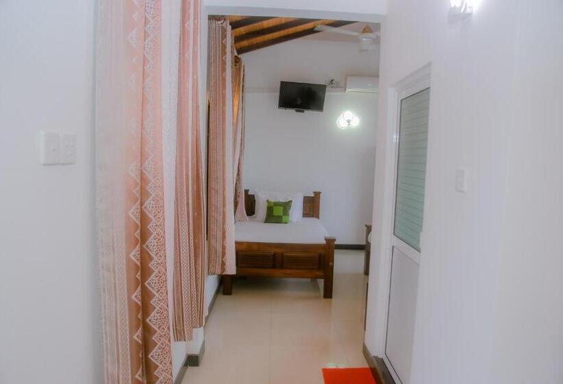 مبيت وإفطار Kadolana Villa