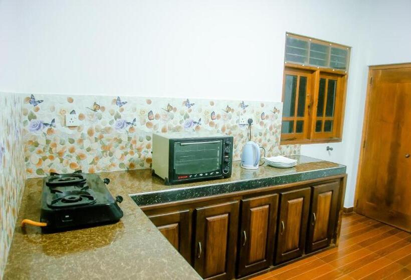 مبيت وإفطار Kadolana Villa