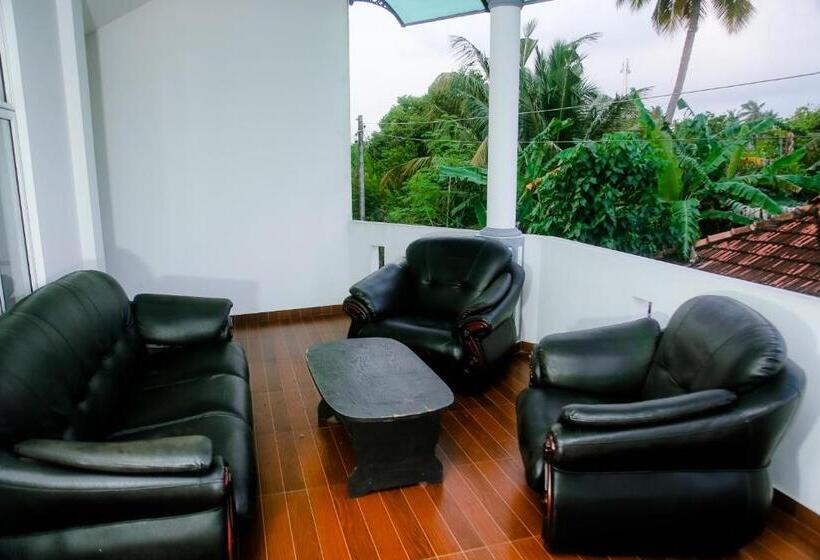 مبيت وإفطار Kadolana Villa