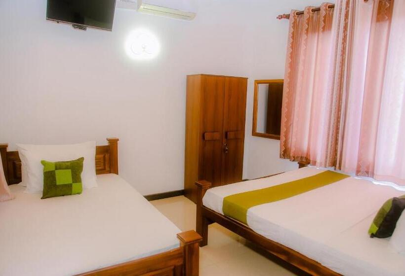 مبيت وإفطار Kadolana Villa