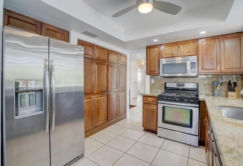 مبيت وإفطار Serenity Spot Cozy Home W Pool & Nature Views!