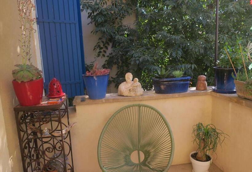 مبيت وإفطار Tombe La Nèfle