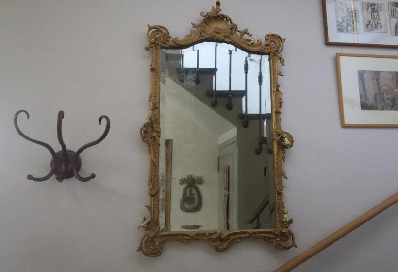 مبيت وإفطار Tombe La Nèfle