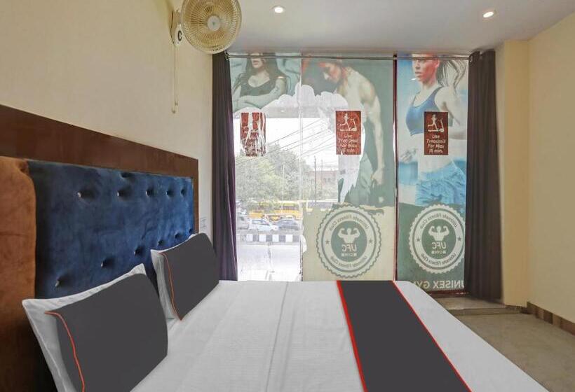 Collection O 81278 Hotel Rn Residency