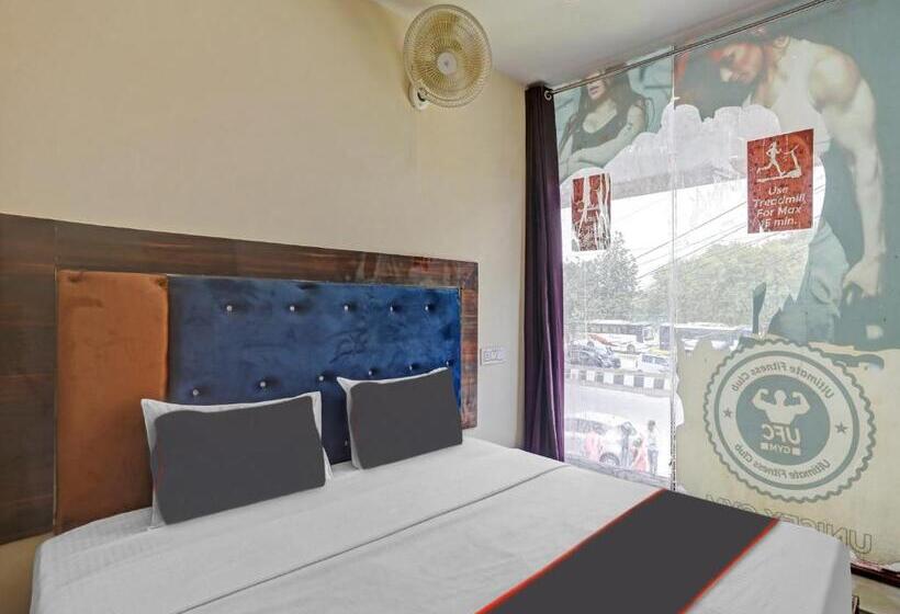 Collection O 81278 Hotel Rn Residency