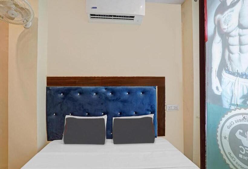 Collection O 81278 Hotel Rn Residency