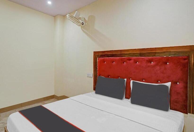 Collection O 81278 Hotel Rn Residency