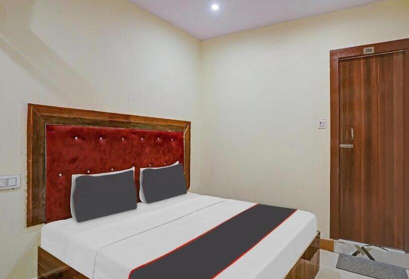 Collection O 81278 Hotel Rn Residency