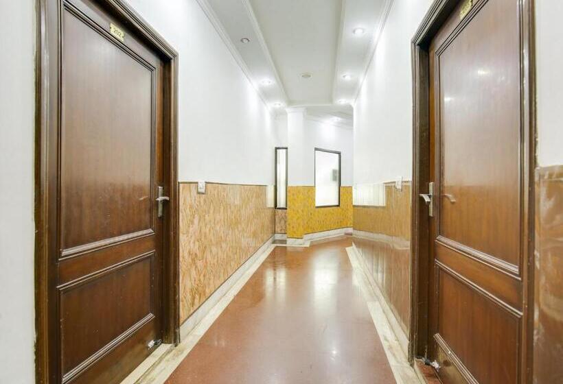 Collection O Hotel Radis Inn