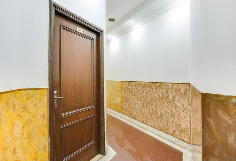 Collection O Hotel Radis Inn