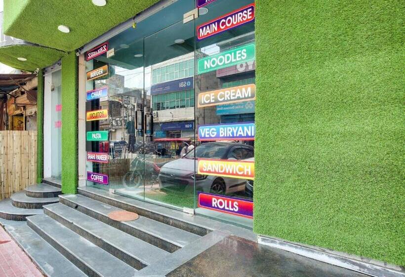 Collection O Hotel Radis Inn