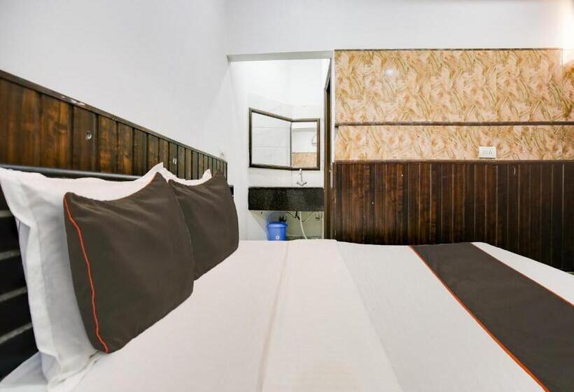 Collection O Hotel Radis Inn