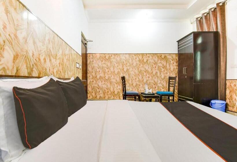 Collection O Hotel Radis Inn