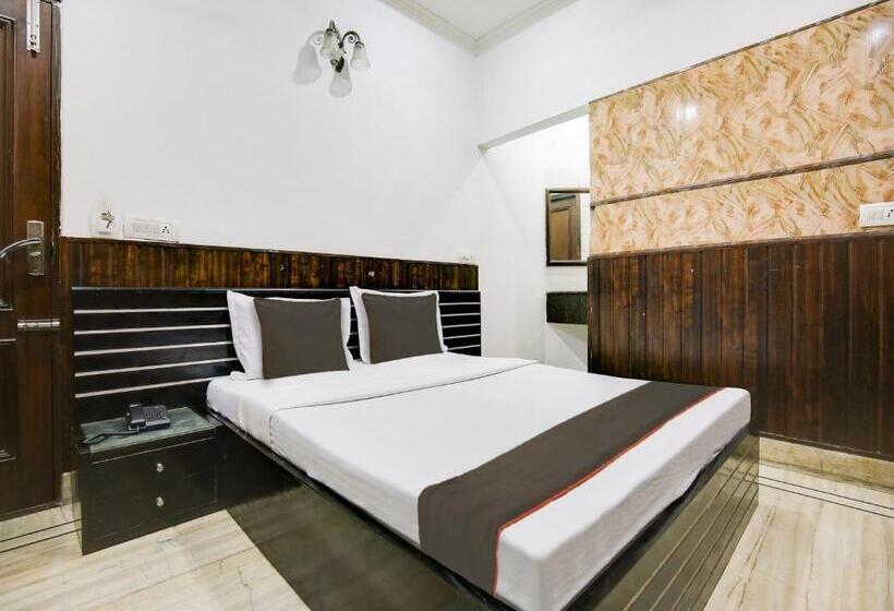 Collection O Hotel Radis Inn