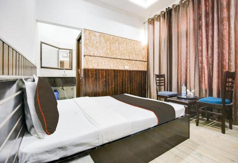 Collection O Hotel Radis Inn